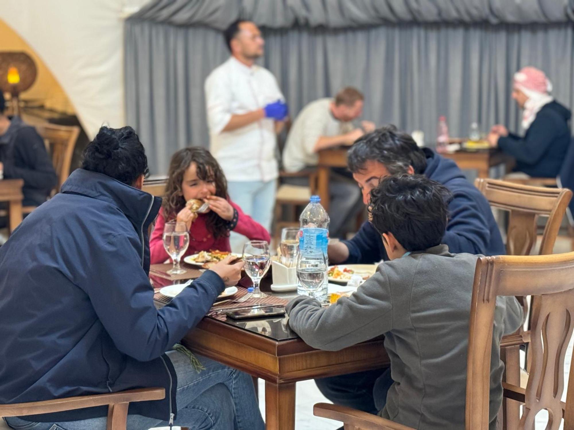Wadi Rum Anwar Luxury Camp Exterior photo