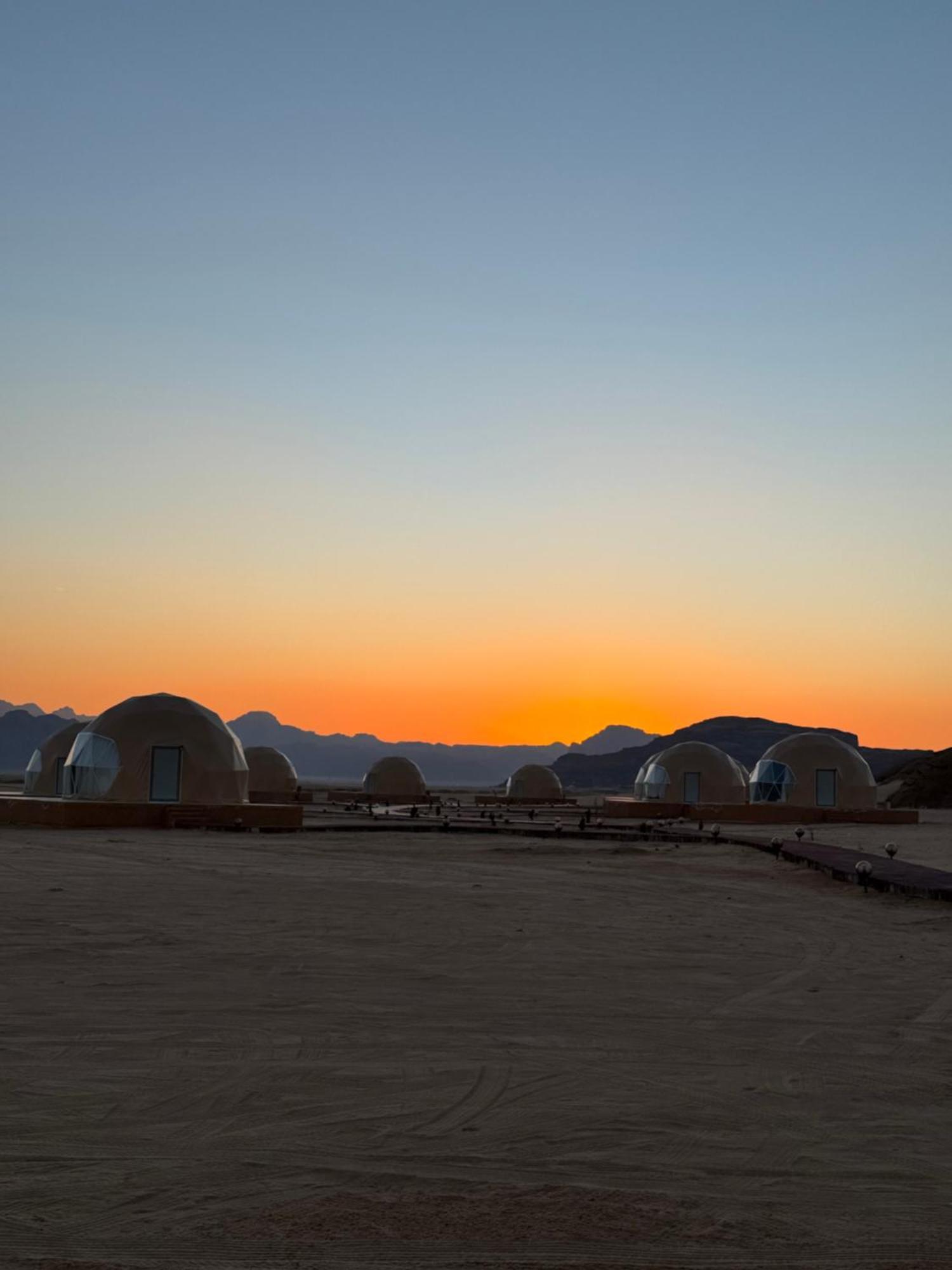 Wadi Rum Anwar Luxury Camp Exterior photo