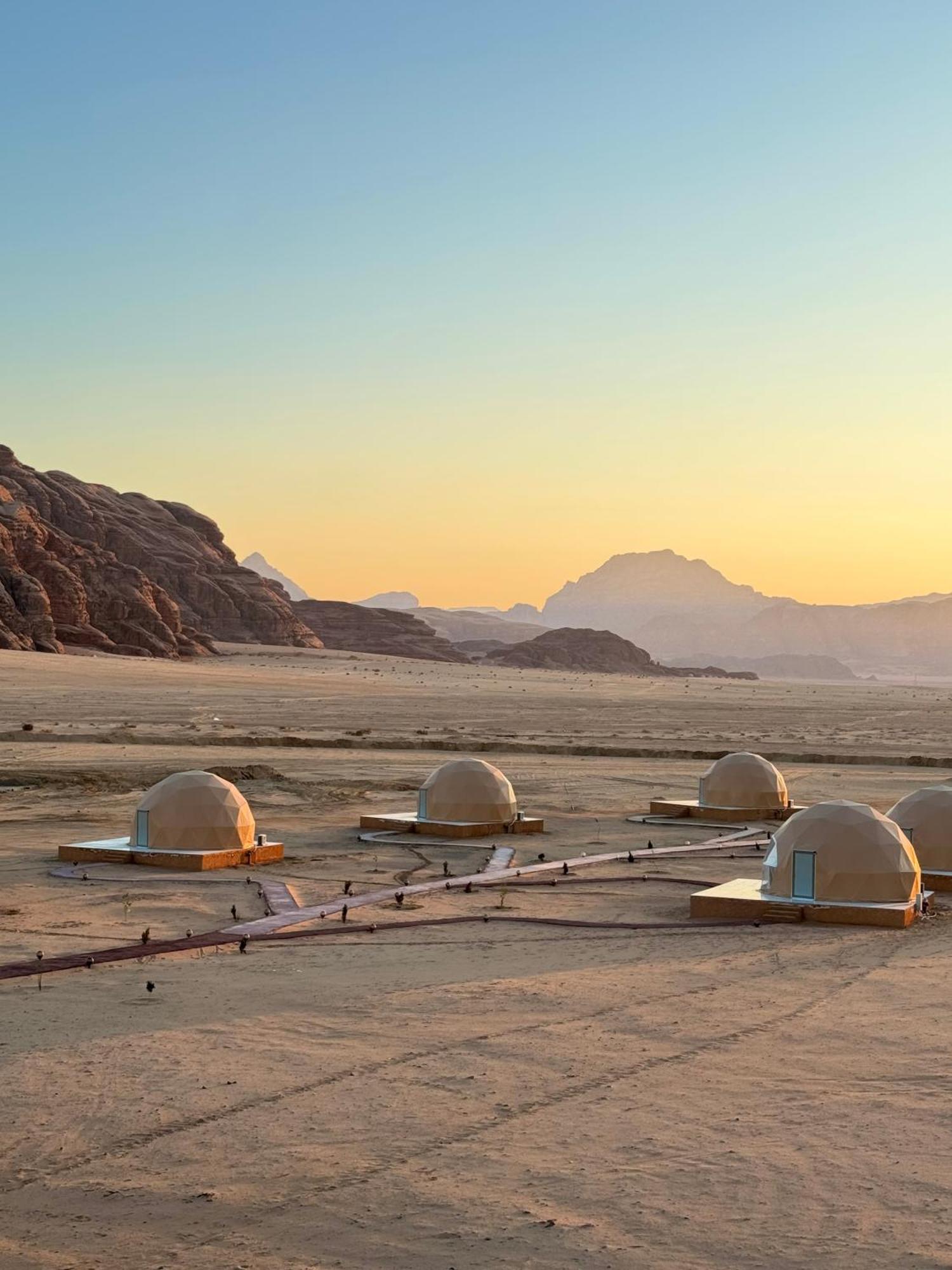 Wadi Rum Anwar Luxury Camp Exterior photo